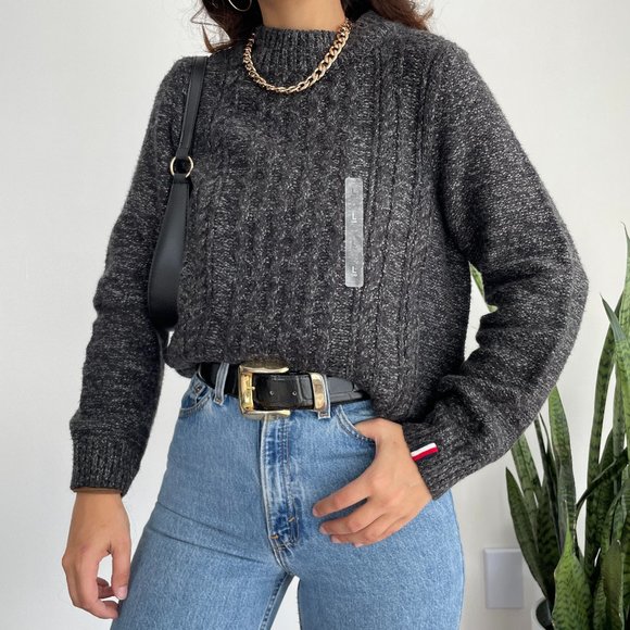 Tommy Hilfiger Sweaters - NWT Tommy Hilfiger gray knitted crew pullover sweater